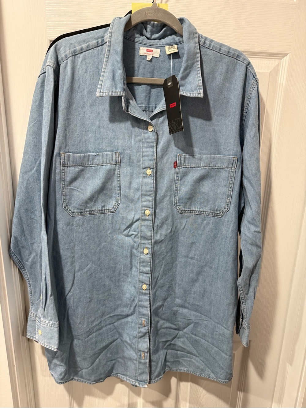 Levi's Light Blue Denim Button-Down Shirt plus size XXL, long.